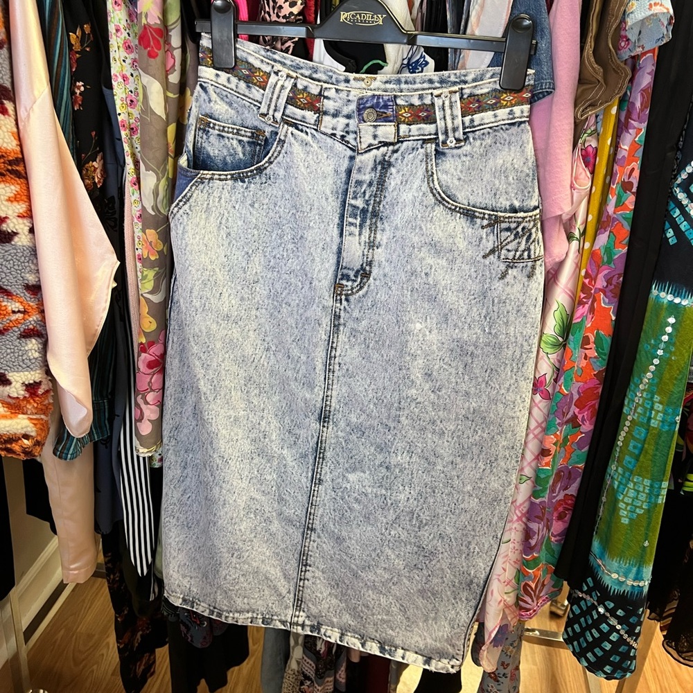 long denim skirt with embroidery